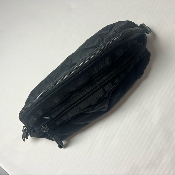 Lululemon Dont Sweat It Kit (Quilted)
Black + Headband - Picture 10 of 11